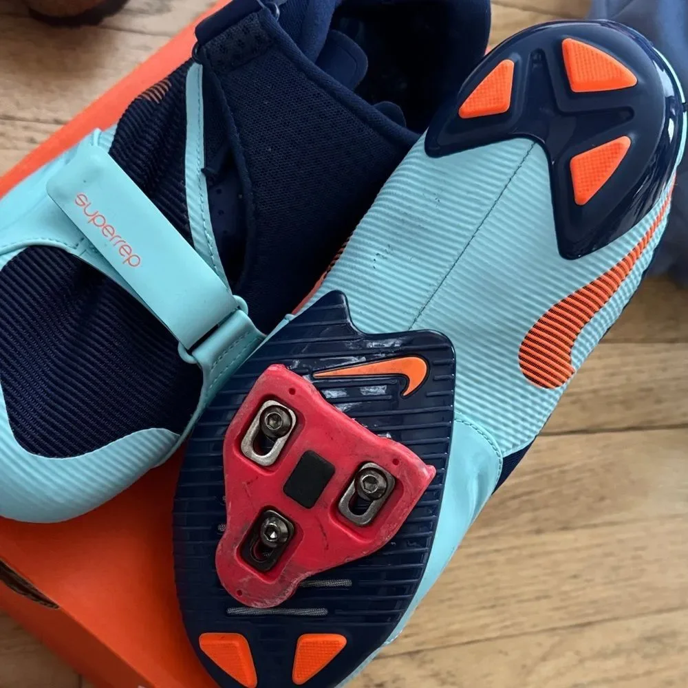 Nike cycling - Navy and Light Blue size 7 M peloton